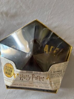 Harry Potter Gold Chocolate Frog Collectible Squishy Toy - Gold